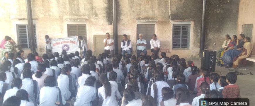 अटबड़ा विद्यालयों में विधिक जागरूकता शिविर आयोजित, 210 प्रतिभागियों ने ली वीर परिवार सहायता योजना की शपथ