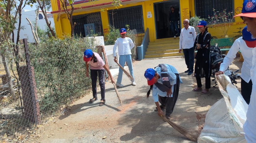 NSS शिविर का भव्य शुभारंभ, छात्र-छात्राओं ने किया श्रमदान व स्वच्छता अभियान