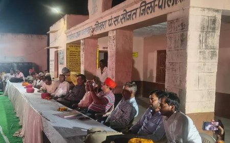 खोखरा गांव में रात्रि चौपाल