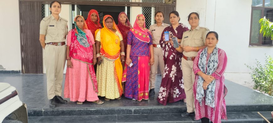 बगड़ी थाना परिसर में महिलाओं को साइबर सुरक्षा व हेल्पलाइन की दी जानकारी