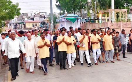 पुरुषोत्तम अधिकमास में भक्ति की बयार, श्रीचारभुजानाथ मंदिर से प्रतिदिन निकल रही प्रभातफेरी