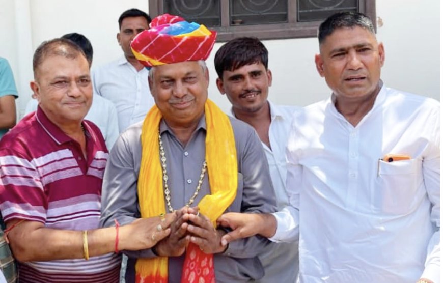 मेहंदी व्यवसायियों और व्यापारियों ने किया अशोक खीची का भव्य सम्मान, साफा व पुष्पमाला पहनाकर जताया गौरव