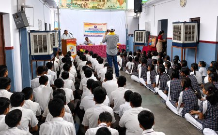 आलोक विद्या मंदिर विद्यालय में विधिक साक्षरता, साइबर जागरूकता एवं नशा मुक्ति शिविर आयोजित
