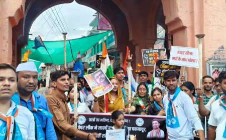 सोजत में छात्रों का फूटा आक्रोश, मशाल जुलूस निकालकर भ्रष्टाचार के खिलाफ किया प्रदर्शन