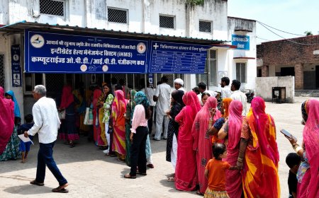 राजकीय चिकित्सालय में OPD पर्ची के लिए लगी लंबी लाइनें, मरीजों की बढ़ी परेशानी