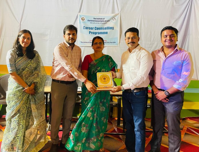 बिड़ला स्कूल में सीए सेमिनार आयोजित, विद्यार्थियों को करियर अवसरों की दी जानकारी