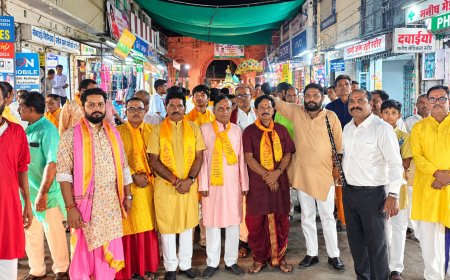 महालक्ष्मी प्राकट्योत्सव पर निकली भव्य शोभायात्रा, पुष्पवर्षा से हुआ स्वागत